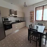 فندق مبيت وإفطار Lupita 3*